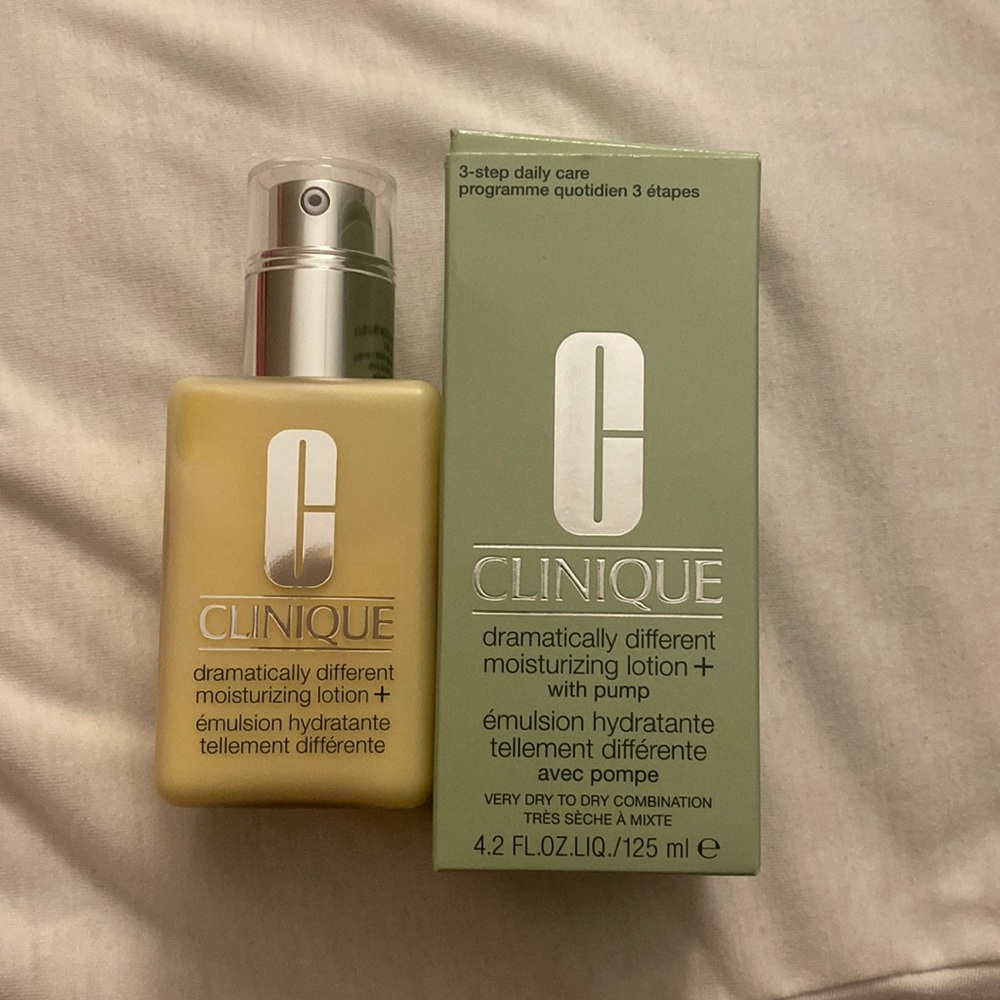 Clinique Dramatically Different Moisturizing Lotion with pump